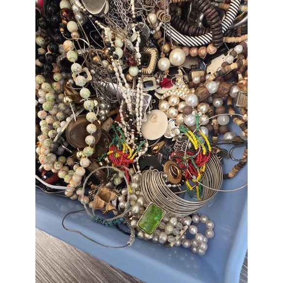 Vtg Craft Jewlery Lot About 8lbs - Picture 5 of 7